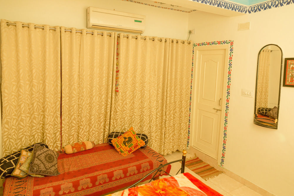 Hotel Hanuman Ghat On Lake Pichola Udaipur Eksteriør bilde